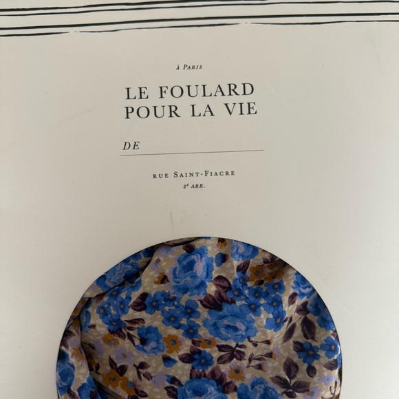 NWT Sezane Le Foulard Pour La Vie Silk Scarf - Picture 2 of 3